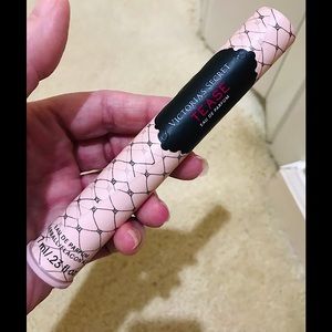 🆕🔥VICTORIA SECRET(TEASE)PERFUME ROLLER BALL/SMELLS SOO GOOD NWT/HTF/DISCONTUID